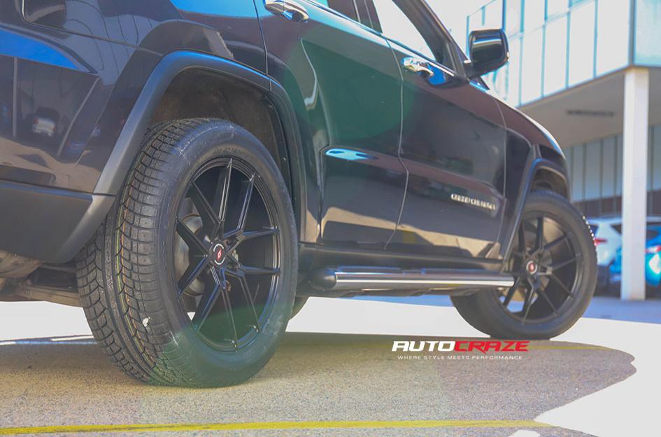 JEEP-GRAND-CHEROKEE-IFG-39-BLACK